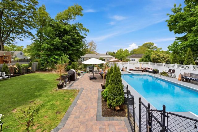 12 Browning Drive, Greenlawn, NY 11740