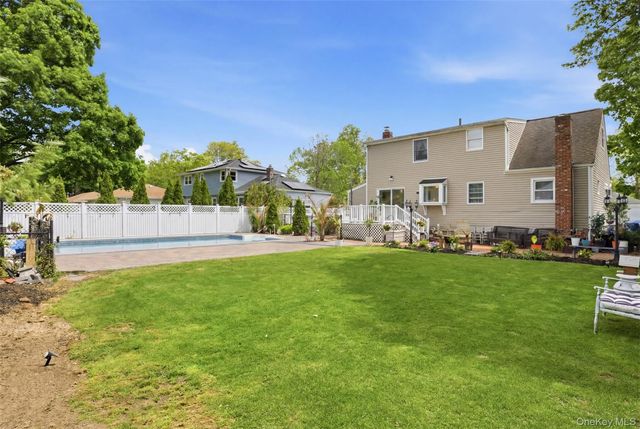 12 Browning Drive, Greenlawn, NY 11740