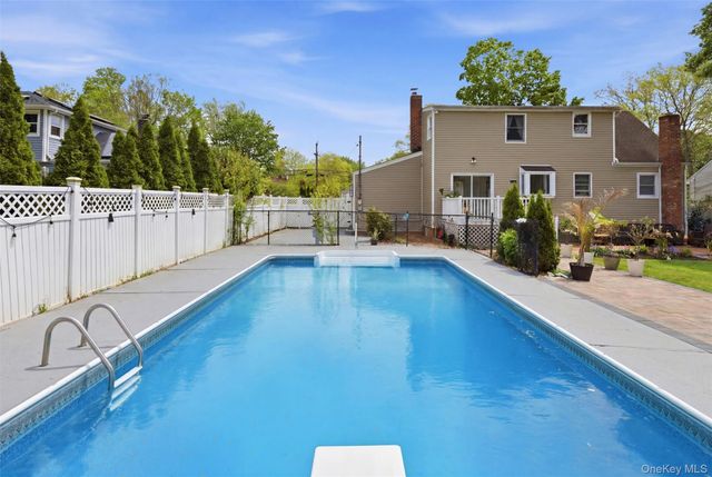 12 Browning Drive, Greenlawn, NY 11740