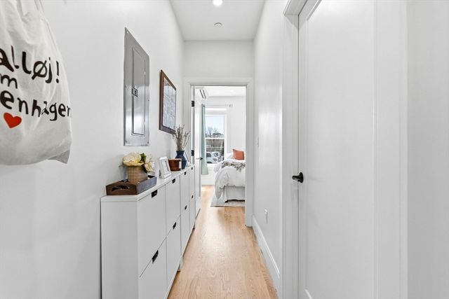 120 Bremen St 1, Boston, MA 02128