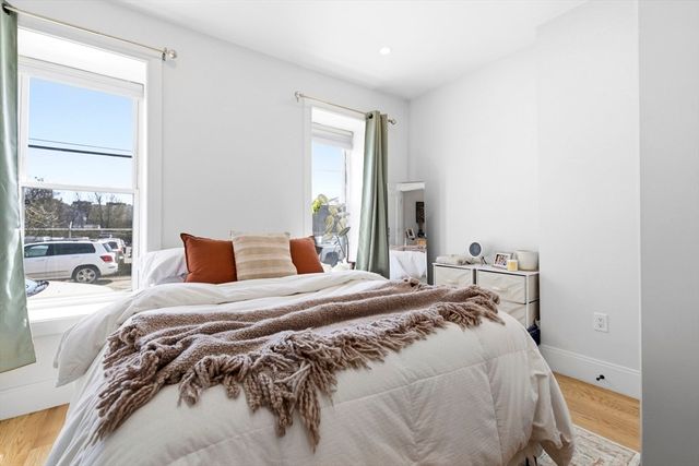 120 Bremen St 1, Boston, MA 02128