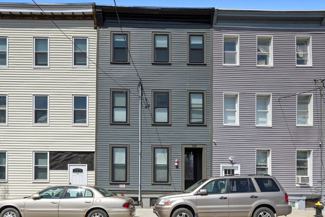 120 Bremen St 1, Boston, MA 02128