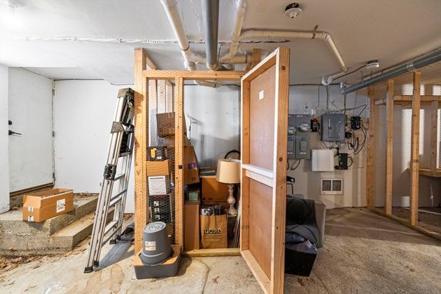 120 Bremen St 1, Boston, MA 02128