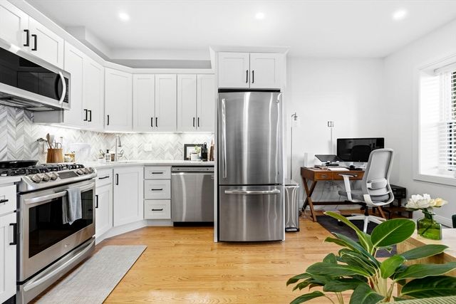 120 Bremen St 1, Boston, MA 02128