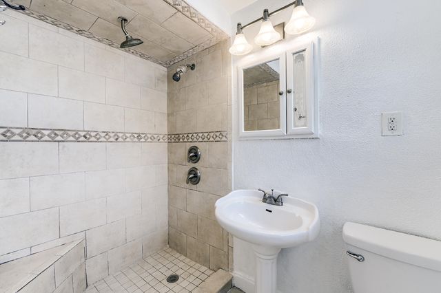 1443 Ricardo Avenue, Fort Myers, FL 33901