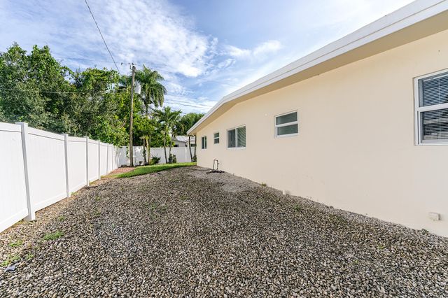 1443 Ricardo Avenue, Fort Myers, FL 33901