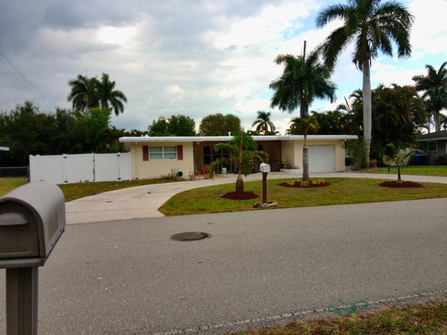 1443 Ricardo Avenue, Fort Myers, FL 33901