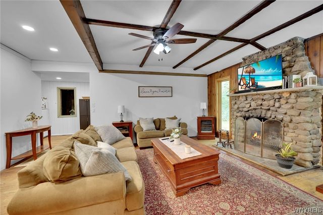 7126 Boston Cross Road E, Boston, NY 14025