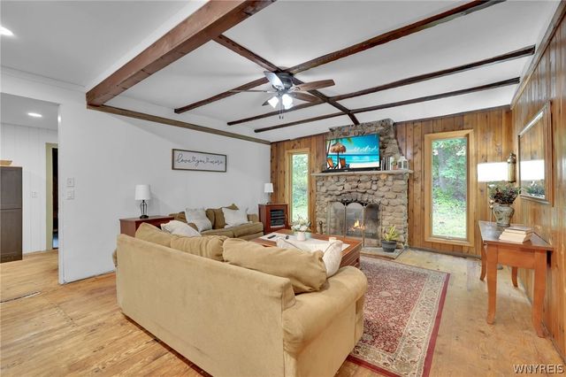 7126 Boston Cross Road E, Boston, NY 14025