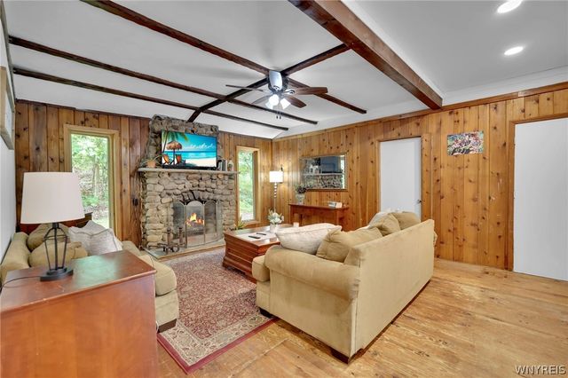 7126 Boston Cross Road E, Boston, NY 14025