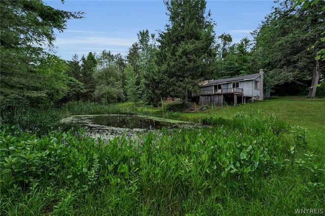 7126 Boston Cross Road E, Boston, NY 14025