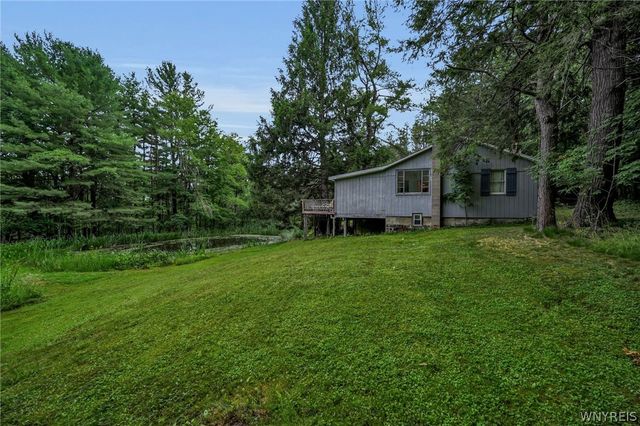 7126 Boston Cross Road E, Boston, NY 14025