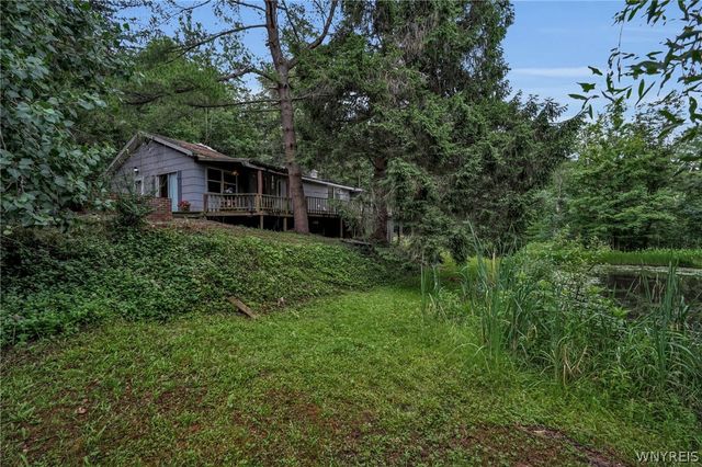 7126 Boston Cross Road E, Boston, NY 14025