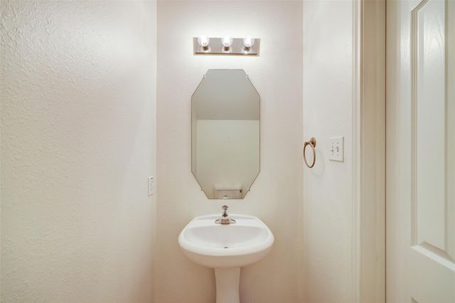 32006 Annice Lane, Pinehurst, TX 77362