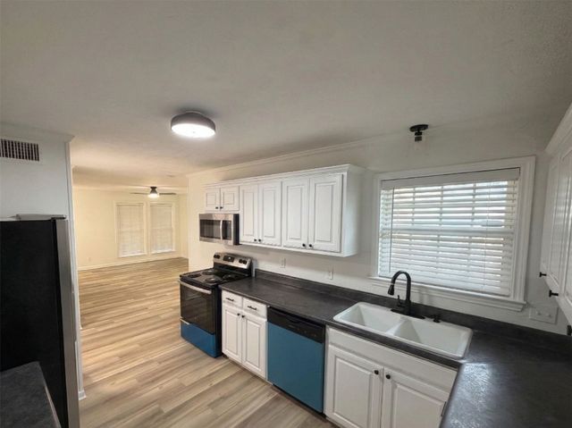 5441 Wales Avenue, Fort Worth, TX 76133