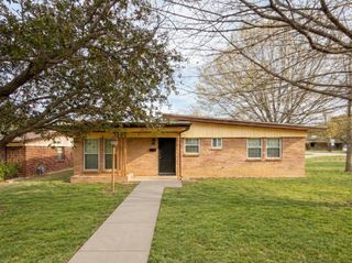 5441 Wales Avenue, Fort Worth, TX 76133