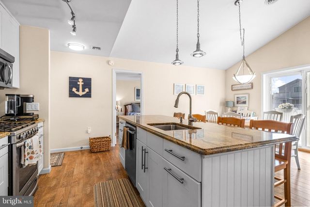 144 PETER RD, Manahawkin, NJ 08050