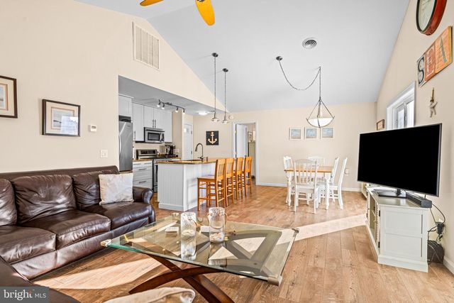 144 PETER RD, Manahawkin, NJ 08050