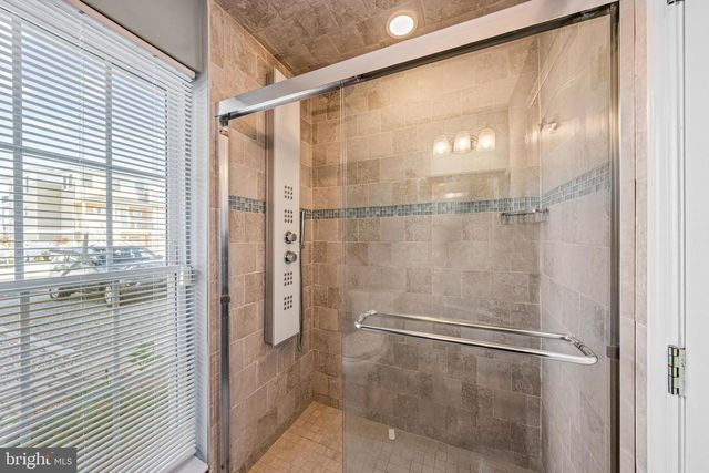 144 PETER RD, Manahawkin, NJ 08050