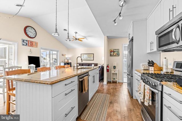 144 PETER RD, Manahawkin, NJ 08050