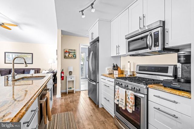 144 PETER RD, Manahawkin, NJ 08050