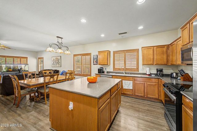 767 E CLEVELAND Court, San Tan Valley, AZ 85140