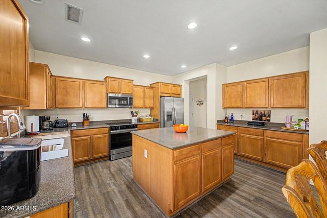 767 E CLEVELAND Court, San Tan Valley, AZ 85140