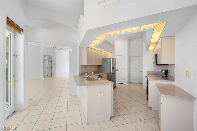 4416 SE 10th PL, Cape Coral, FL 33904