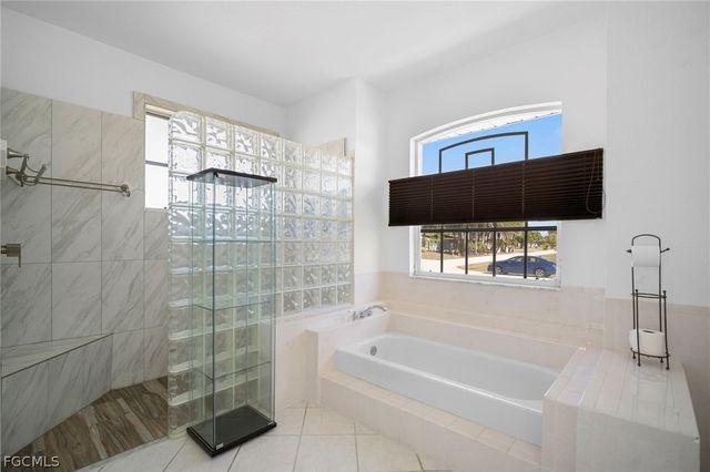 4416 SE 10th PL, Cape Coral, FL 33904