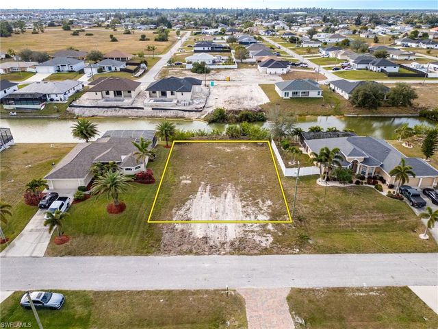 1720 NW 2nd TER, Cape Coral, FL 33993