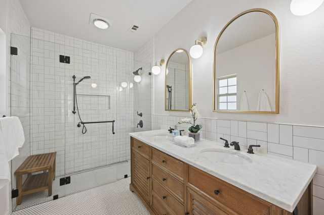 815 Turner Avenue, Dallas, TX 75208
