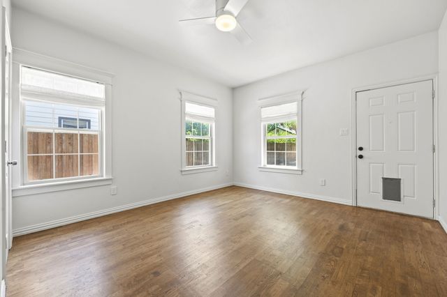 815 Turner Avenue, Dallas, TX 75208