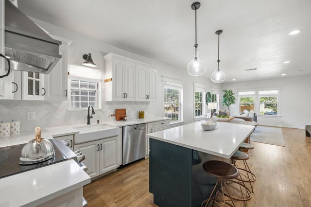 815 Turner Avenue, Dallas, TX 75208