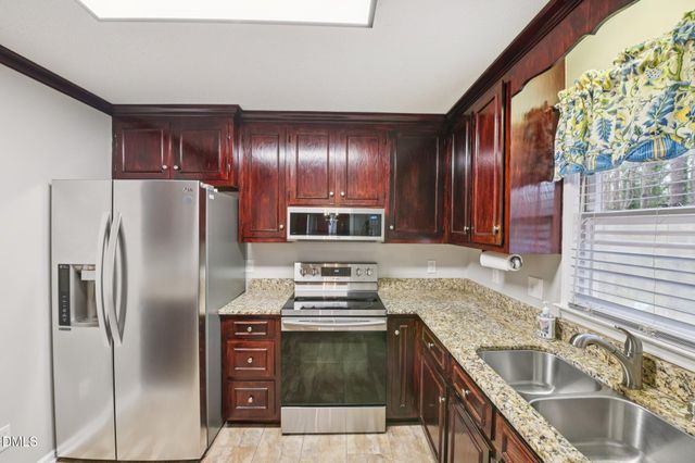 10 Syracuse Place, Durham, NC 27704