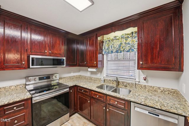 10 Syracuse Place, Durham, NC 27704