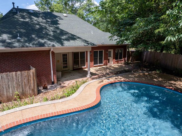 255 ELLAWOOD LN, Collierville, TN 38017