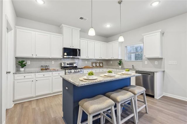 1492 Stephens View Drive, Loganville, GA 30052