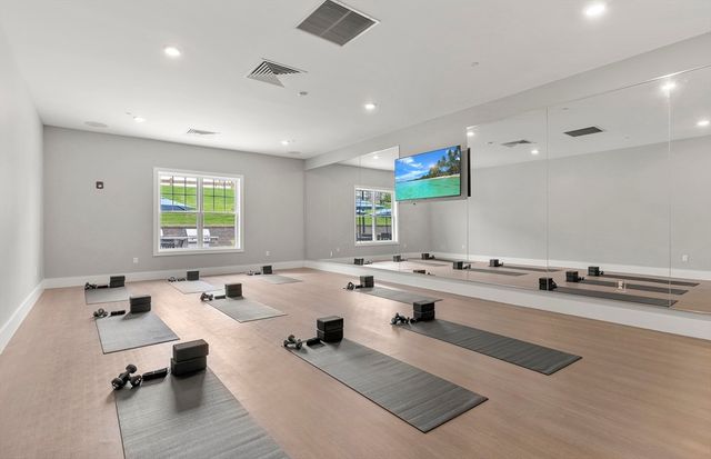 5 Peters Farm Way 209, Westborough, MA 01581