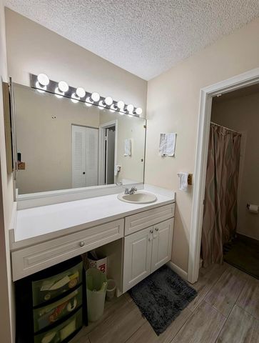 1270 PARKSIDE GREEN Drive D, Greenacres, FL 33415