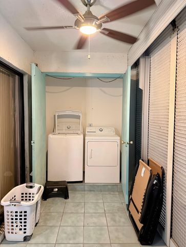 1270 PARKSIDE GREEN Drive D, Greenacres, FL 33415