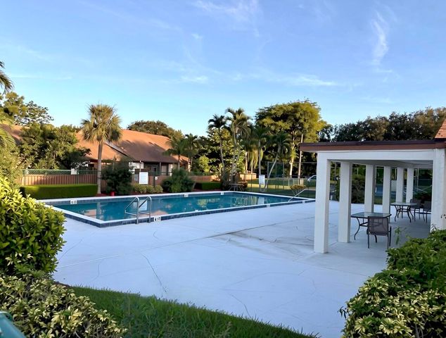 1270 PARKSIDE GREEN Drive D, Greenacres, FL 33415