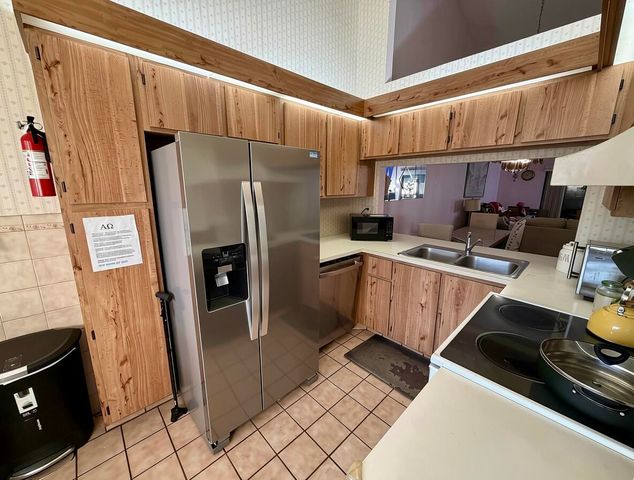 1270 PARKSIDE GREEN Drive D, Greenacres, FL 33415