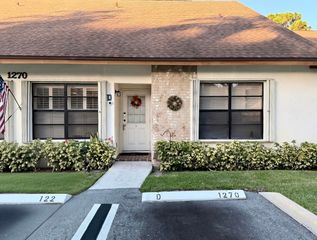 1270 PARKSIDE GREEN Drive D, Greenacres, FL 33415