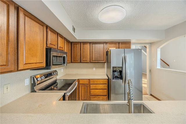 2002 South Lubbock Street, Brenham, TX 77833