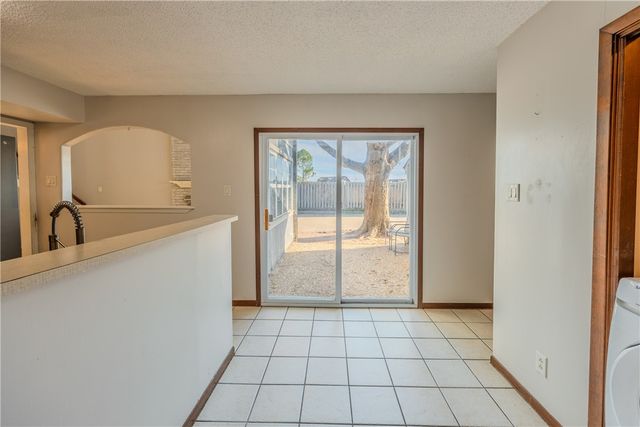 2002 South Lubbock Street, Brenham, TX 77833