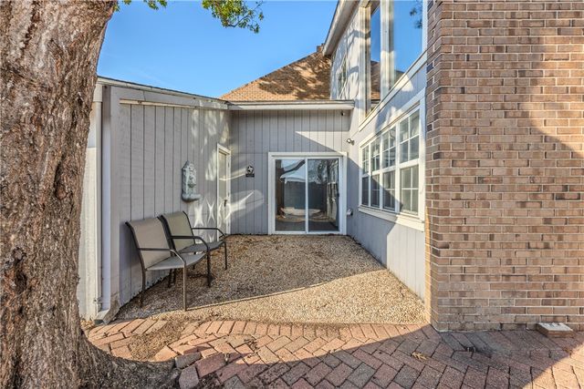 2002 South Lubbock Street, Brenham, TX 77833