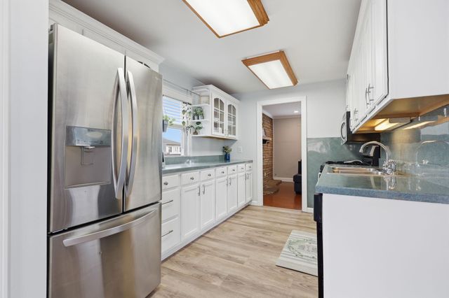 425 AUSTIN CIR, Fairless Hills, PA 19030