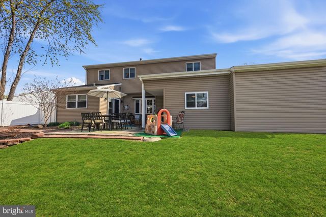 425 AUSTIN CIR, Fairless Hills, PA 19030