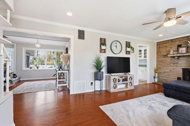 425 AUSTIN CIR, Fairless Hills, PA 19030