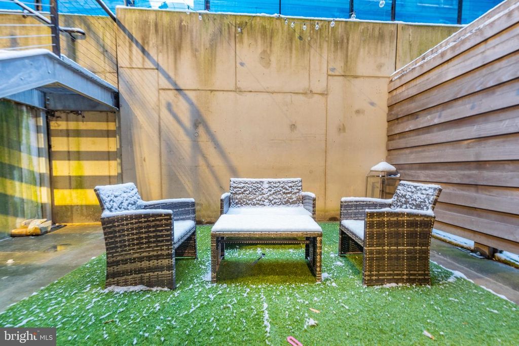 Image 12 of property listing at 1320 FENWICK LN #7, Silver Spring, MD 20910